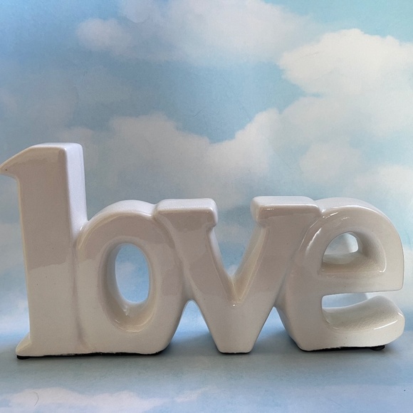 Other - Ceramic Off-white l-o-v-e Letters Sign